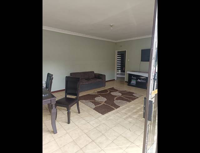 3 BEDROOM HOUSE FOR SALE IN BIRCHLEIGH NORTH